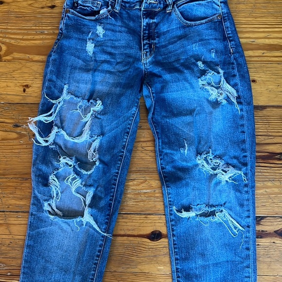 Judy Blue Boyfriend Fit Distressed Cropped Jeans - Picture 4 of 6